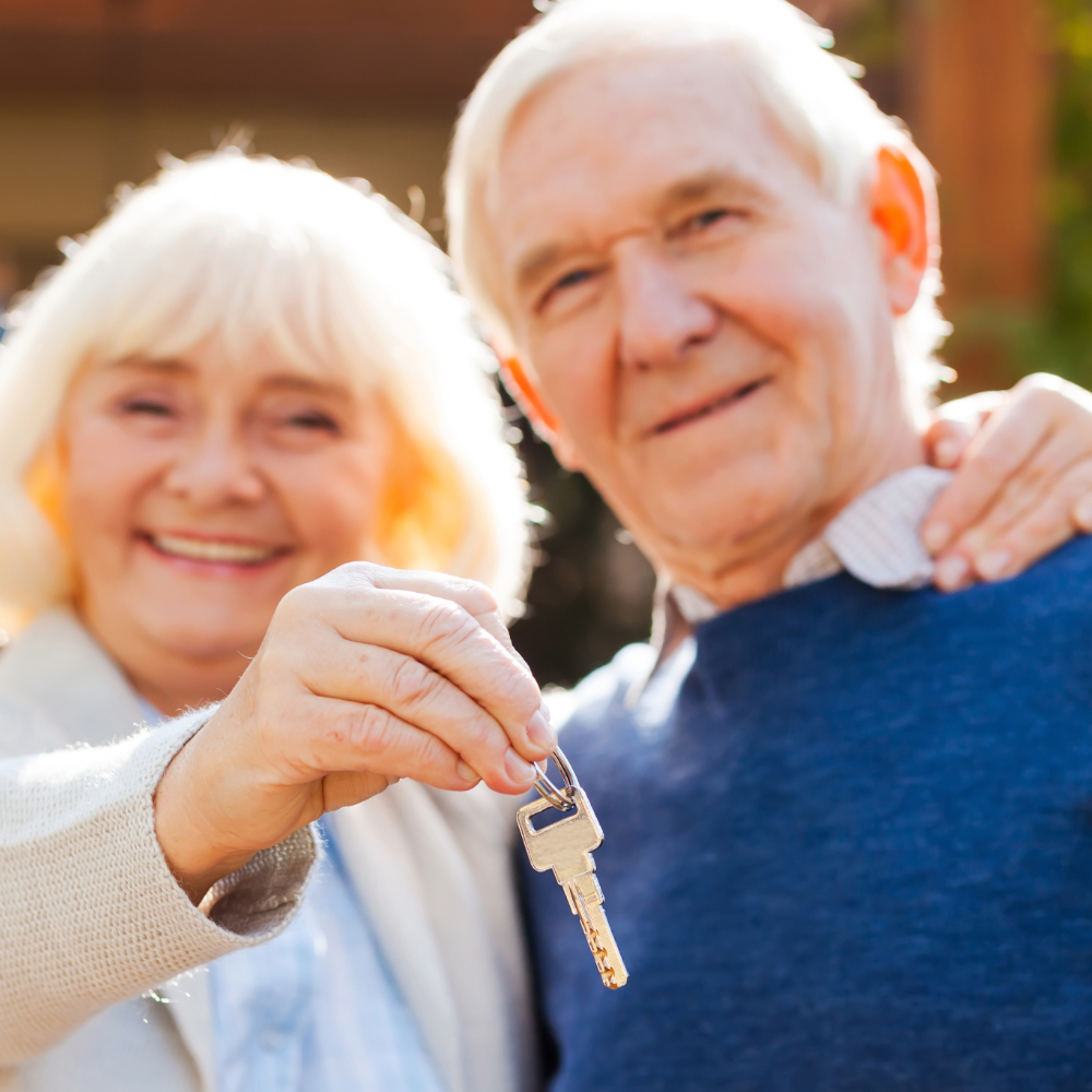 homeowners_with_keys